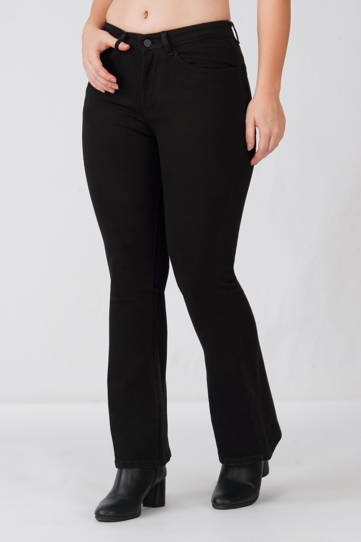 780 WIDE LEG FIT JEANS -BLACK
