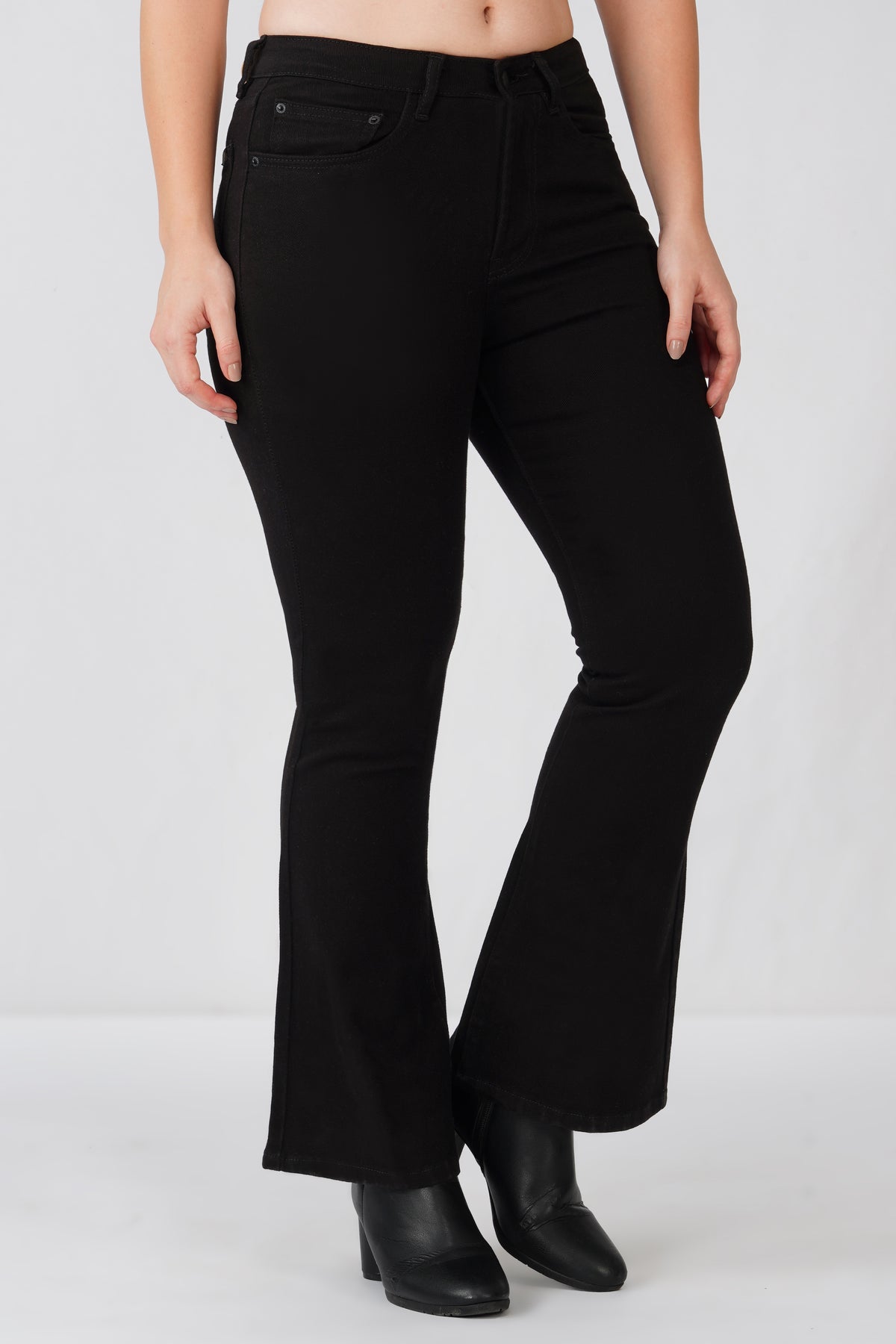 780 WIDE LEG FIT JEANS -BLACK